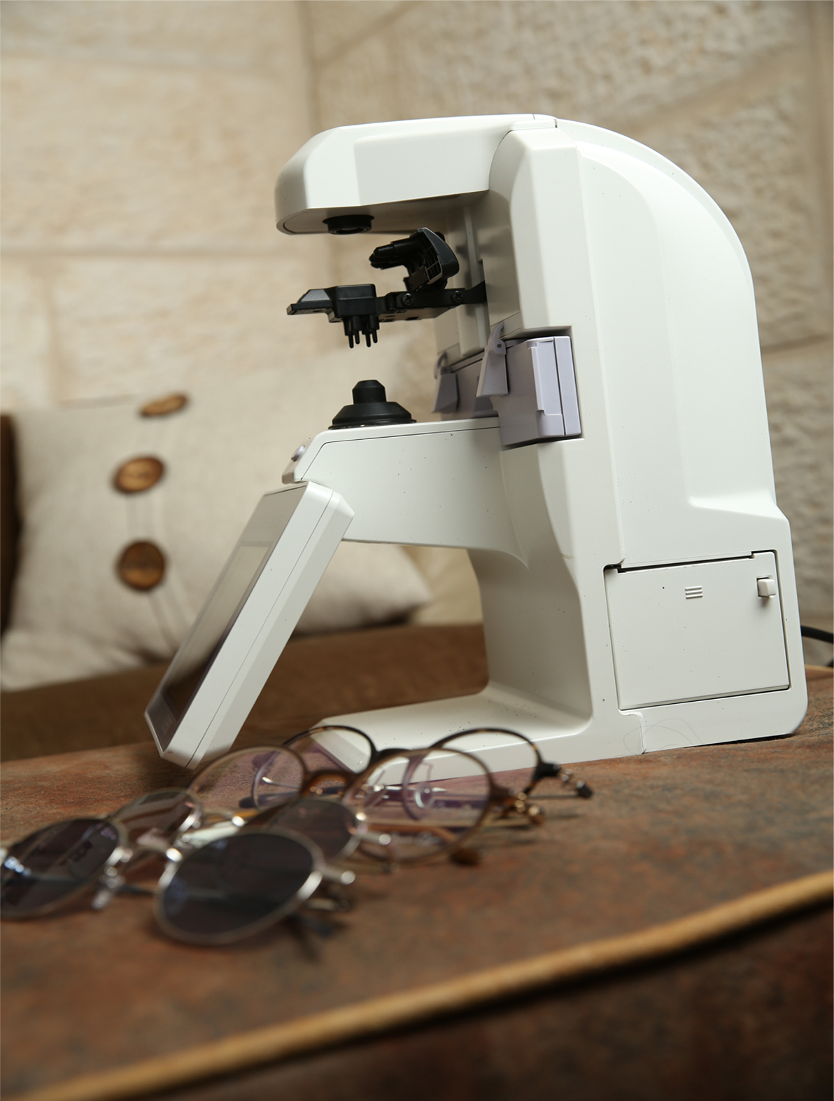 eyeglasses eye test machine